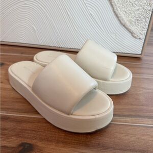 White fox boutique platform Slide Sandals